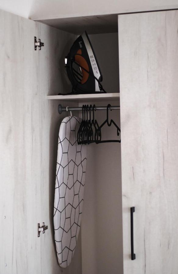 Apartment 21